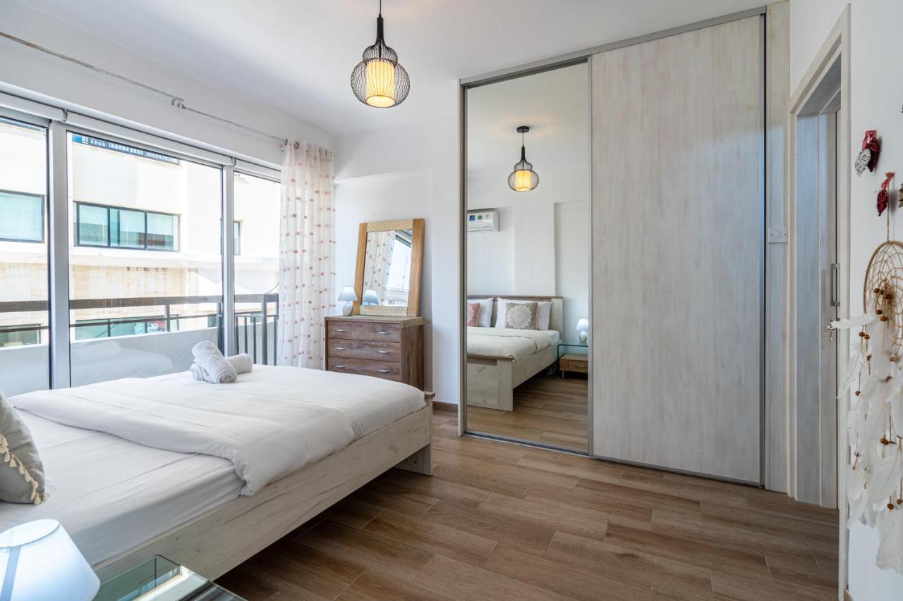 Berries 1-Br Apt In Ларнака Екстериор снимка