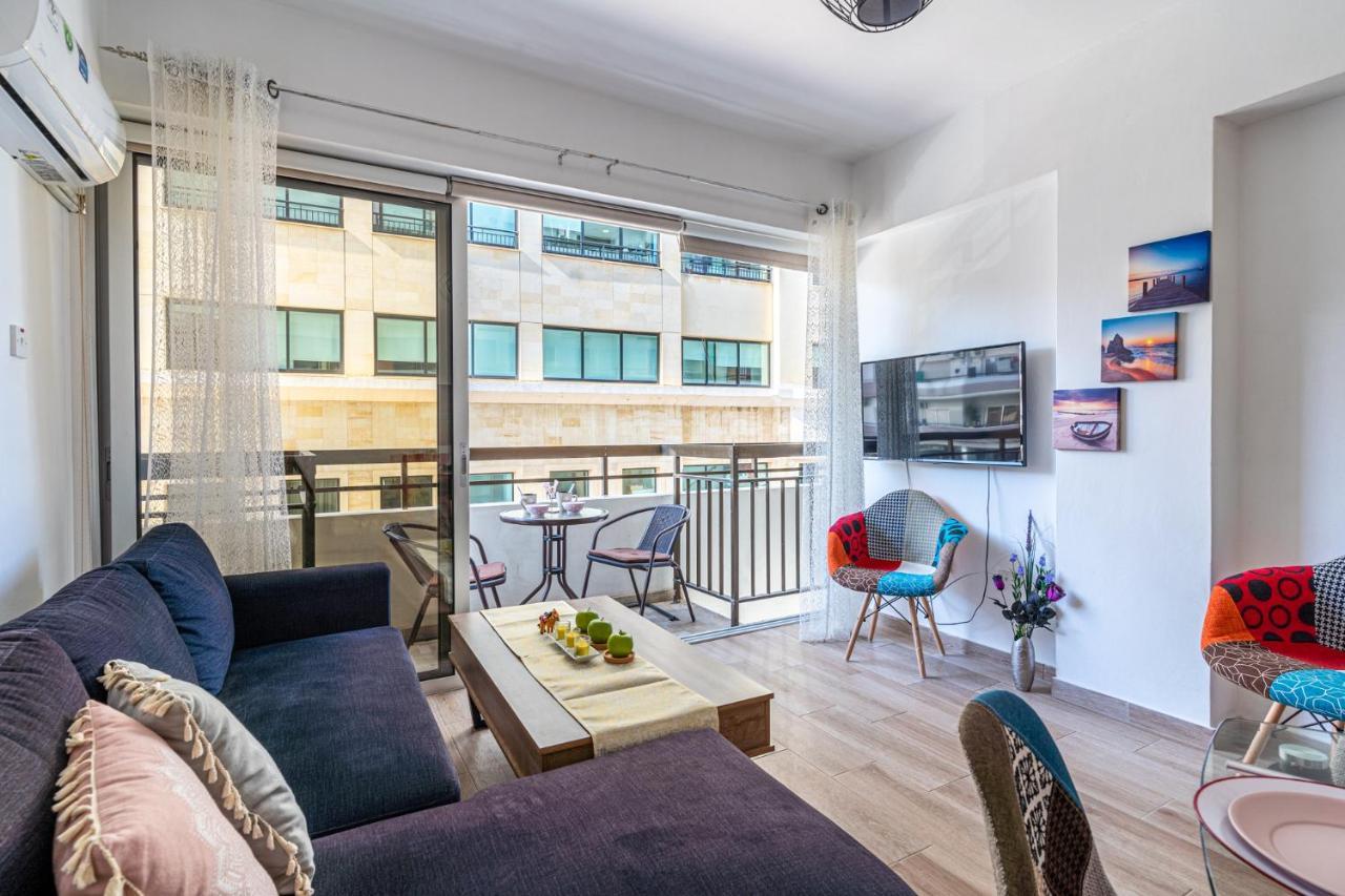 Berries 1-Br Apt In Ларнака Екстериор снимка