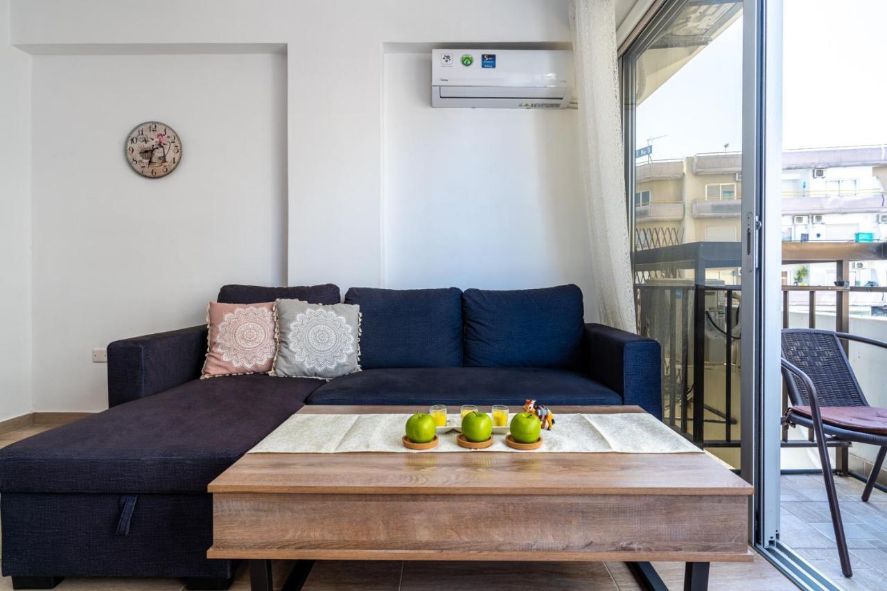 Berries 1-Br Apt In Ларнака Екстериор снимка