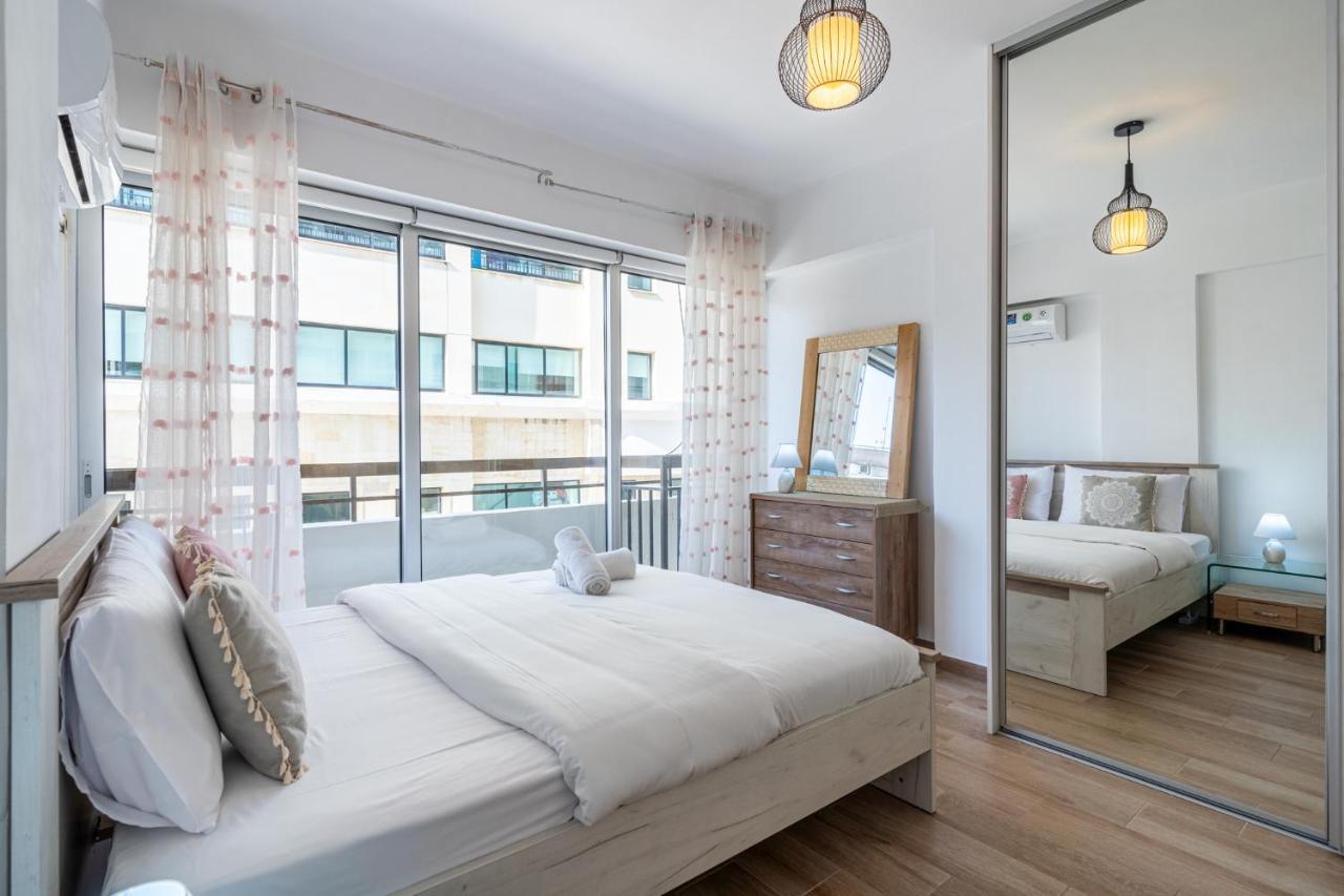 Berries 1-Br Apt In Ларнака Екстериор снимка