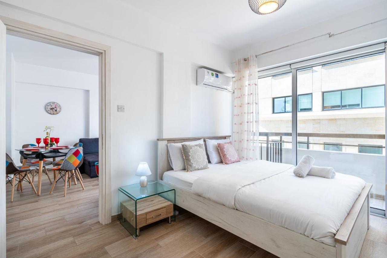 Berries 1-Br Apt In Ларнака Екстериор снимка